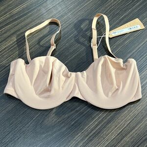 Skims 34C Smoothing Intimates Unlined Strapless Convertible Bra Clay BA-BAN-9054